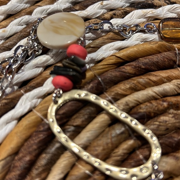 3/$18 Necklace with Silver, Oranges, Tan, Brown Colors - Lot 676 - Picture 9 of 10